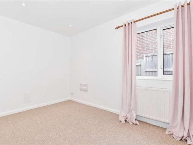 House for sale in Kingswood, Midway