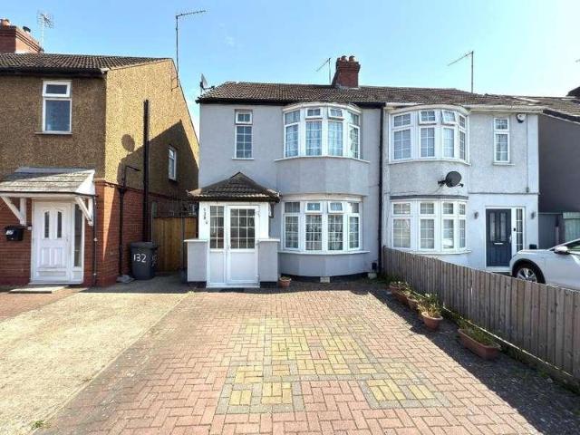 House for sale in Spring Park, Luton