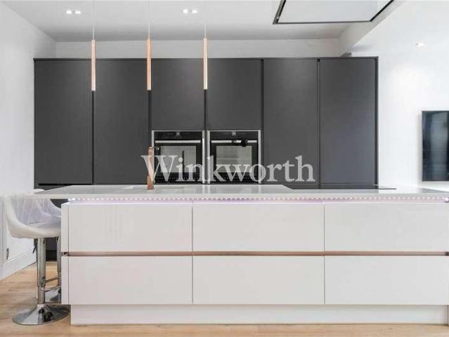 House for sale in Palmers Green, Greater London