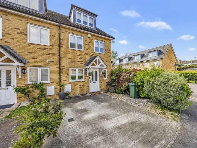 House for sale in London Borough of Havering, Greater London