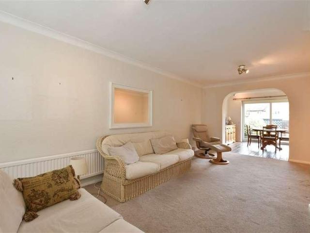 House for sale in Lambourne, Epping