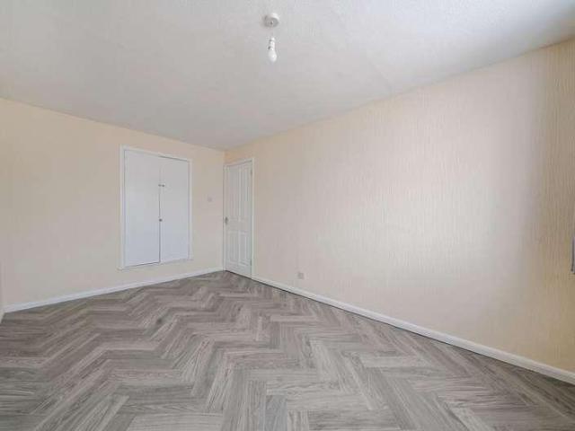 House for sale in Dee Park, Reading