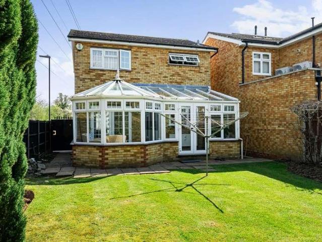 House for sale in Pinner, Hatch End