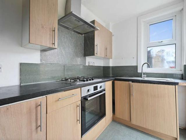 House for sale in Harrow Weald, Greater London