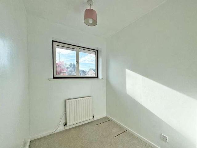 House for sale in Cowlishaw, Oldham