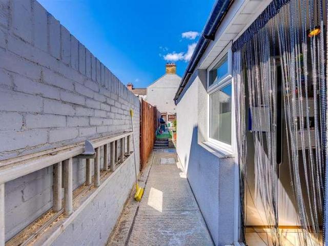 House for sale in Badgers Dene, Grays