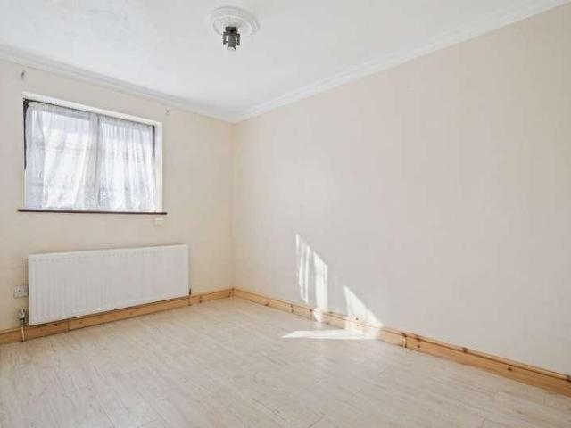 House for sale in Beeches Community Board, Farnham Common