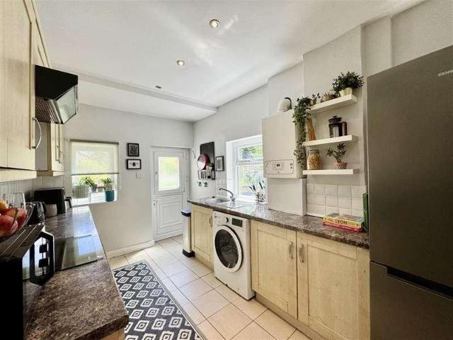House for sale in Almondbury, West Yorkshire