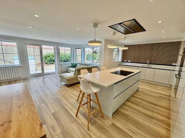 House for sale in Mount Wise