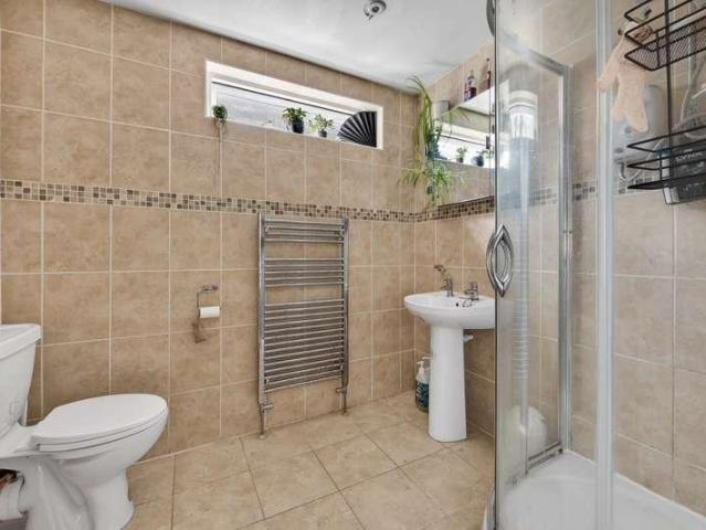 House for sale in Jacobs Well, Guildford