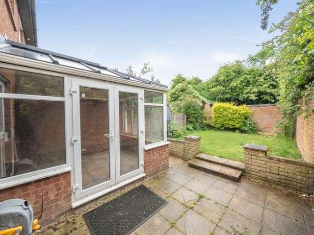 House for sale in Woodside Estate, Houghton Regis