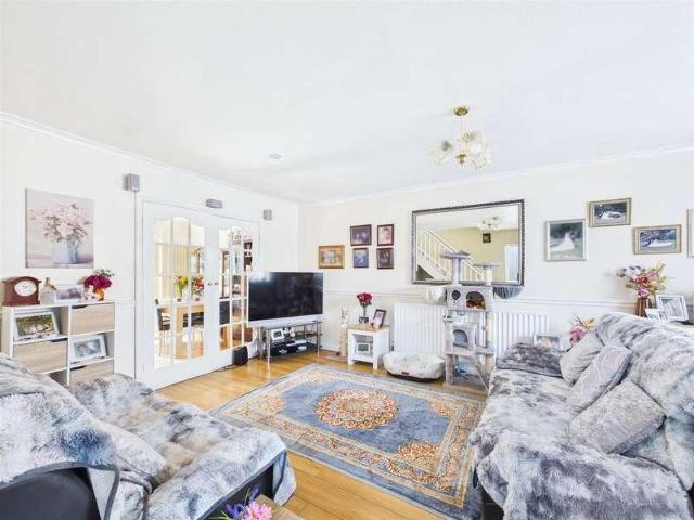 House for sale in London Borough of Croydon, Forestdale