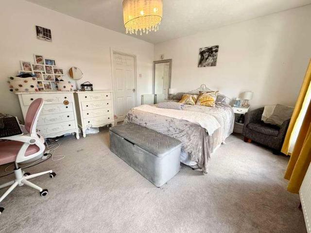 House for sale in Slip End, Bedfordshire