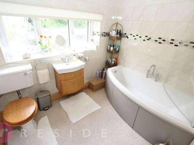 House for sale in Caldermoor, Burnedge