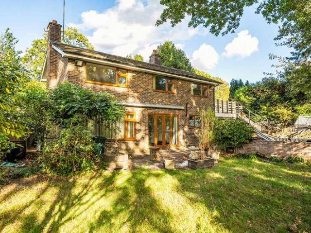 House for sale in Pound Hill, Crawley