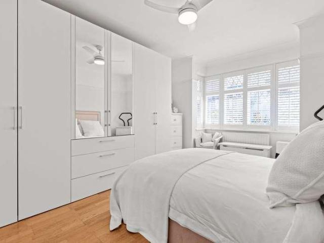 House for sale in Hook, Greater London