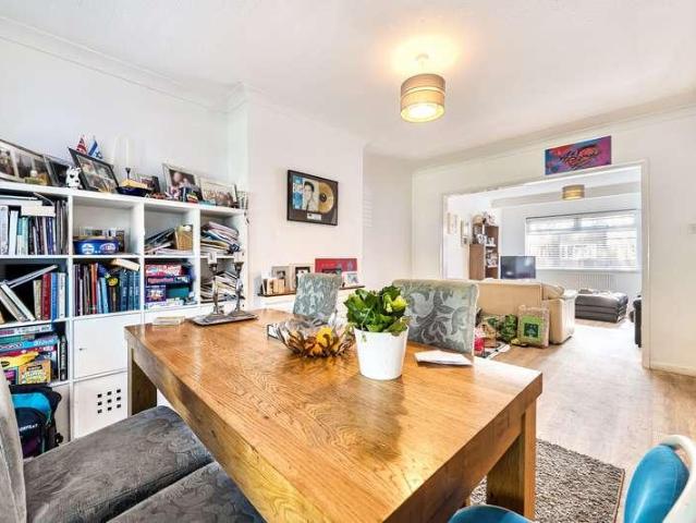 House for sale in Batchworth, Hertfordshire