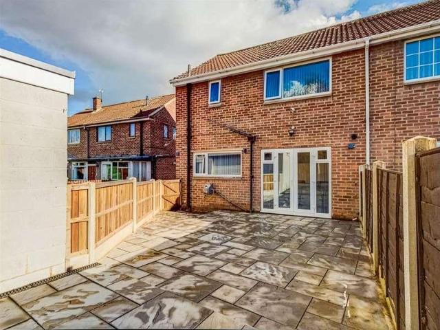 House for sale in Wakefield, Pledwick