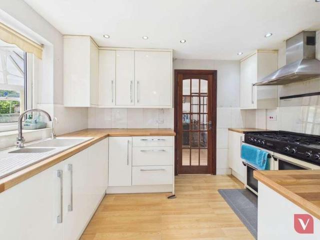 House for sale in Warden Hill, Luton