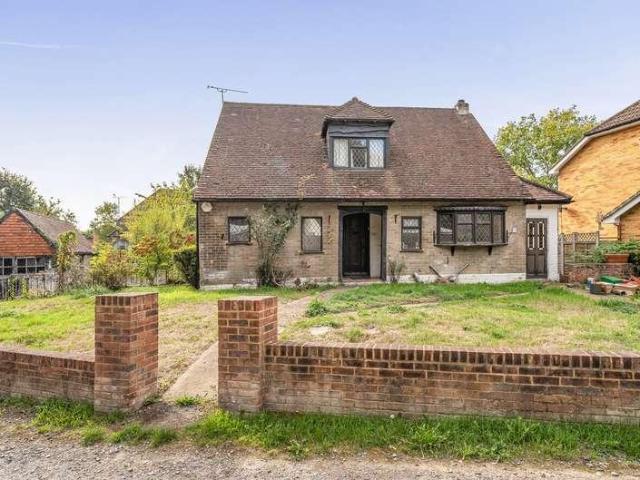 House for sale in Little Sandhurst, Sandhurst
