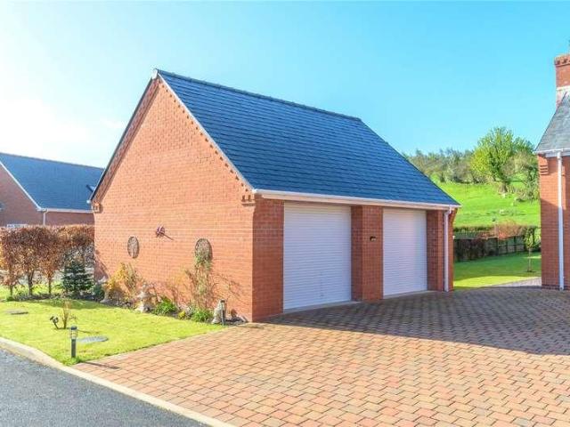 House for sale in Castle Caereinion