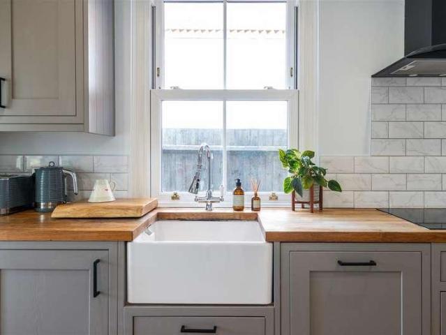 House for sale in Meath Green, Reigate and Banstead