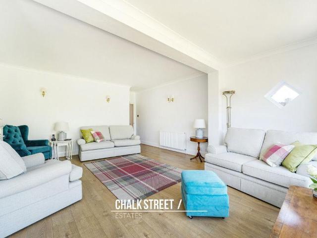 House for sale in Romford, Havering