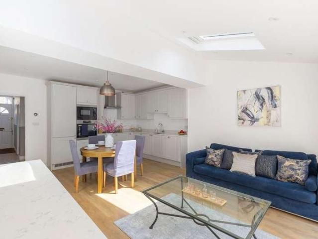 House for sale in North Sheen, Greater London