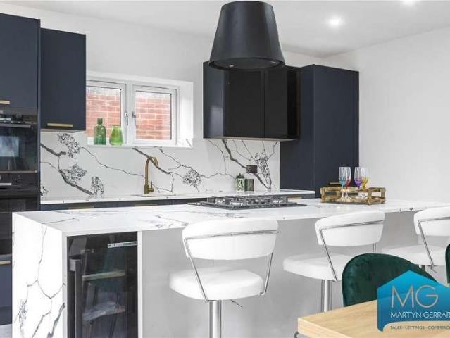 House for sale in Potters Bar, Sunnybank