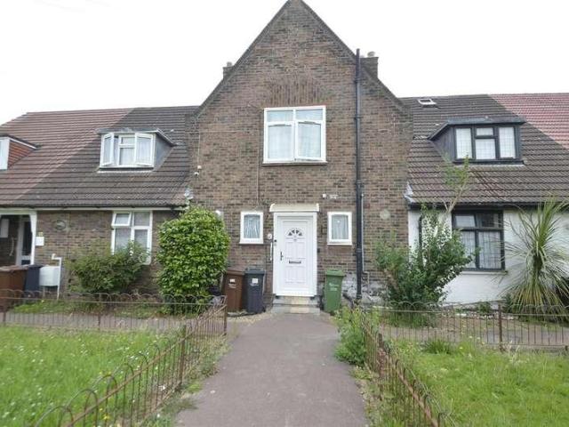 House for sale in Dagenham, Greater London