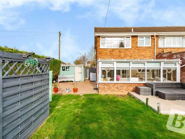 House for sale in Elm Park, Greater London