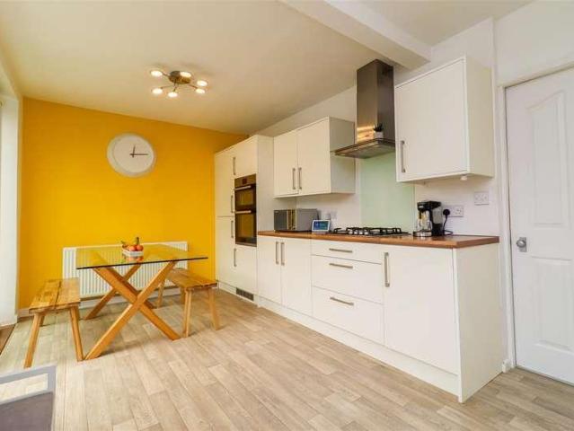 House for sale in Wakefield, Walton