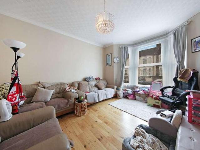 House for sale in London Borough of Croydon, Thornton Heath