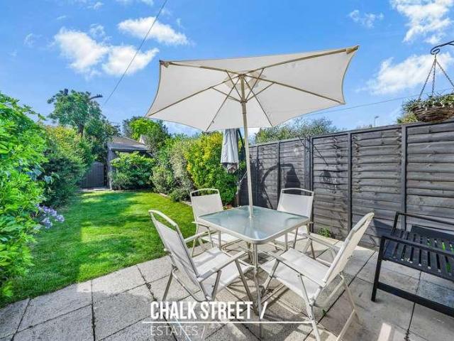 House for sale in Gidea Park, Greater London
