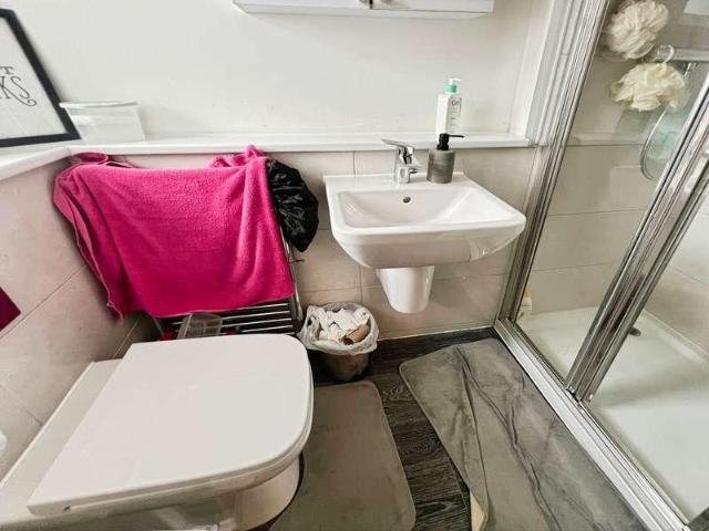 House for sale in The Haulgh, Lee Bank