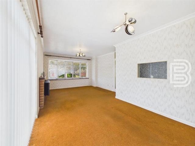 House for sale in Overslade, New Bilton