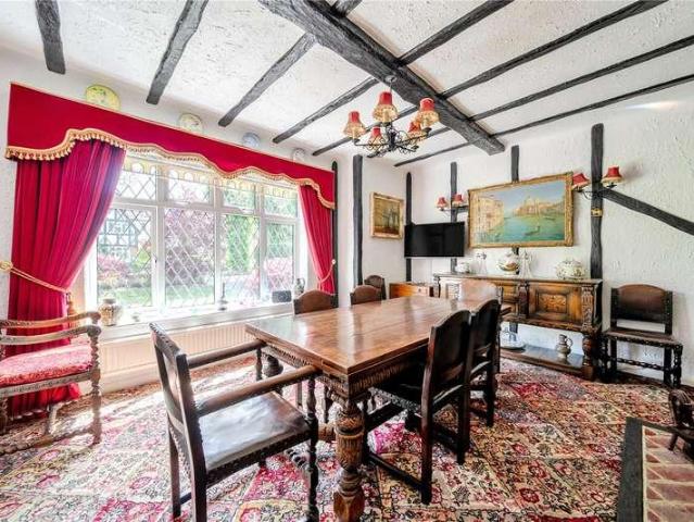 House for sale in Lower Green Esher, Blackhills
