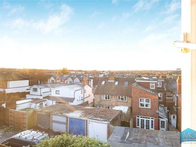 House for sale in Colney Hatch, Greater London