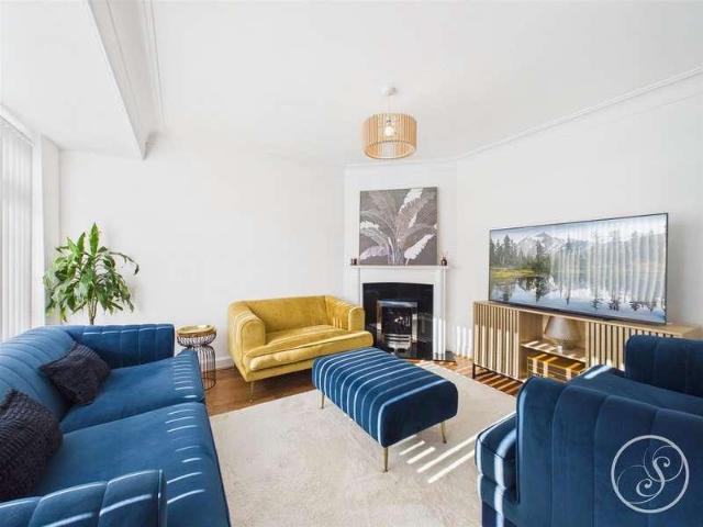 House for sale in Oakwood, West Yorkshire