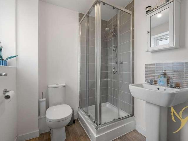 House for sale in Oakley, Golden Valley