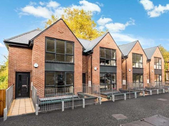House for sale in Binscombe, Fole