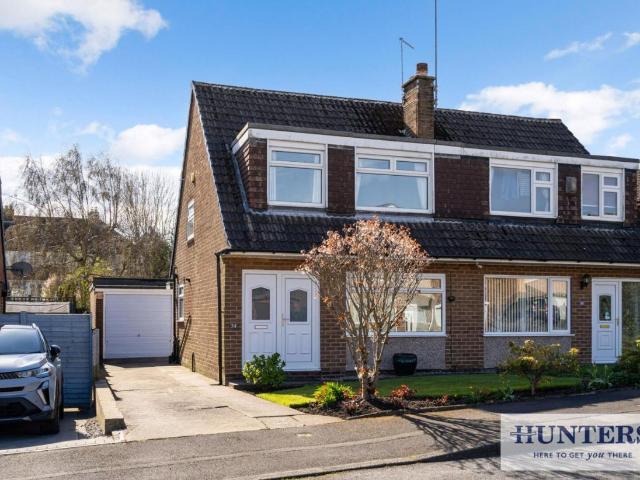 House for sale in Tranmere Park, Guiseley