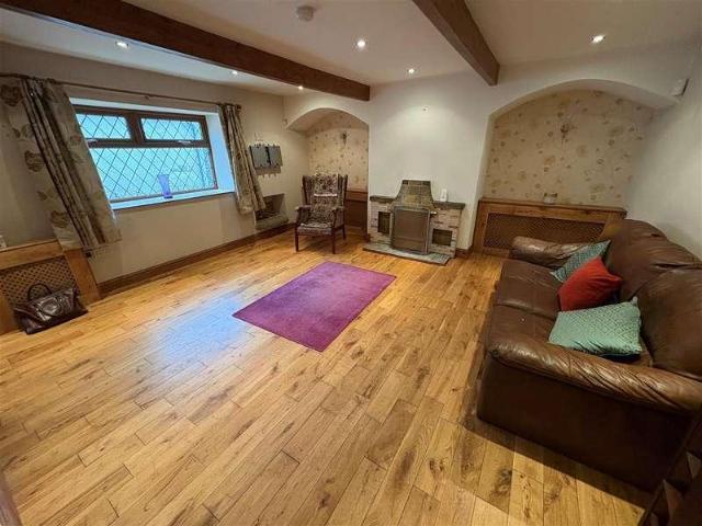 House for sale in Queensbury, West Yorkshire