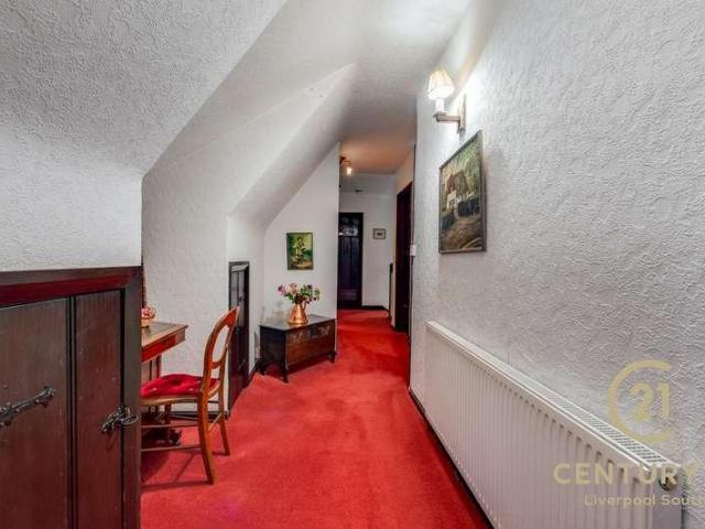House for sale in Hale
