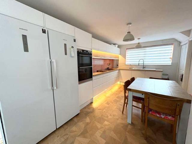 House for sale in Evershot, Oxfordshire