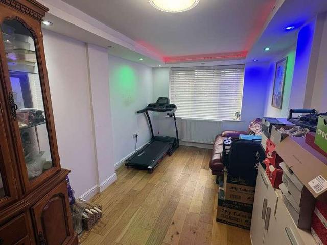House for sale in Wootton Fields, Wootton