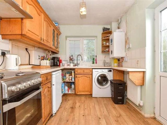 House for sale in River, Ash