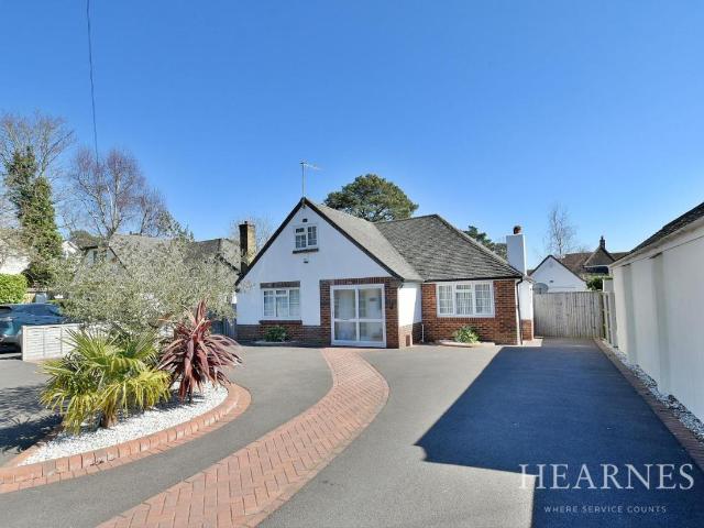 House for sale in Tricketts Cross, Ferndown