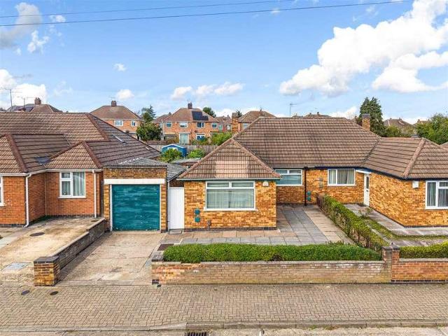 House for sale in Knighton Fields, Leicester