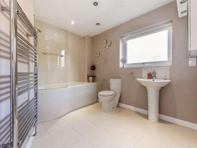House for sale in Arundel, Clapham